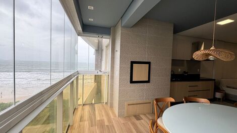 Frente mar – Disponível para locação!