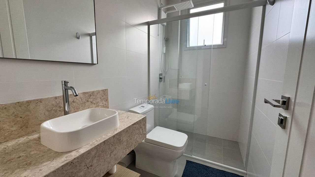 Apartamento para aluguel de temporada em Governador Celso Ramos (Praia Grande)