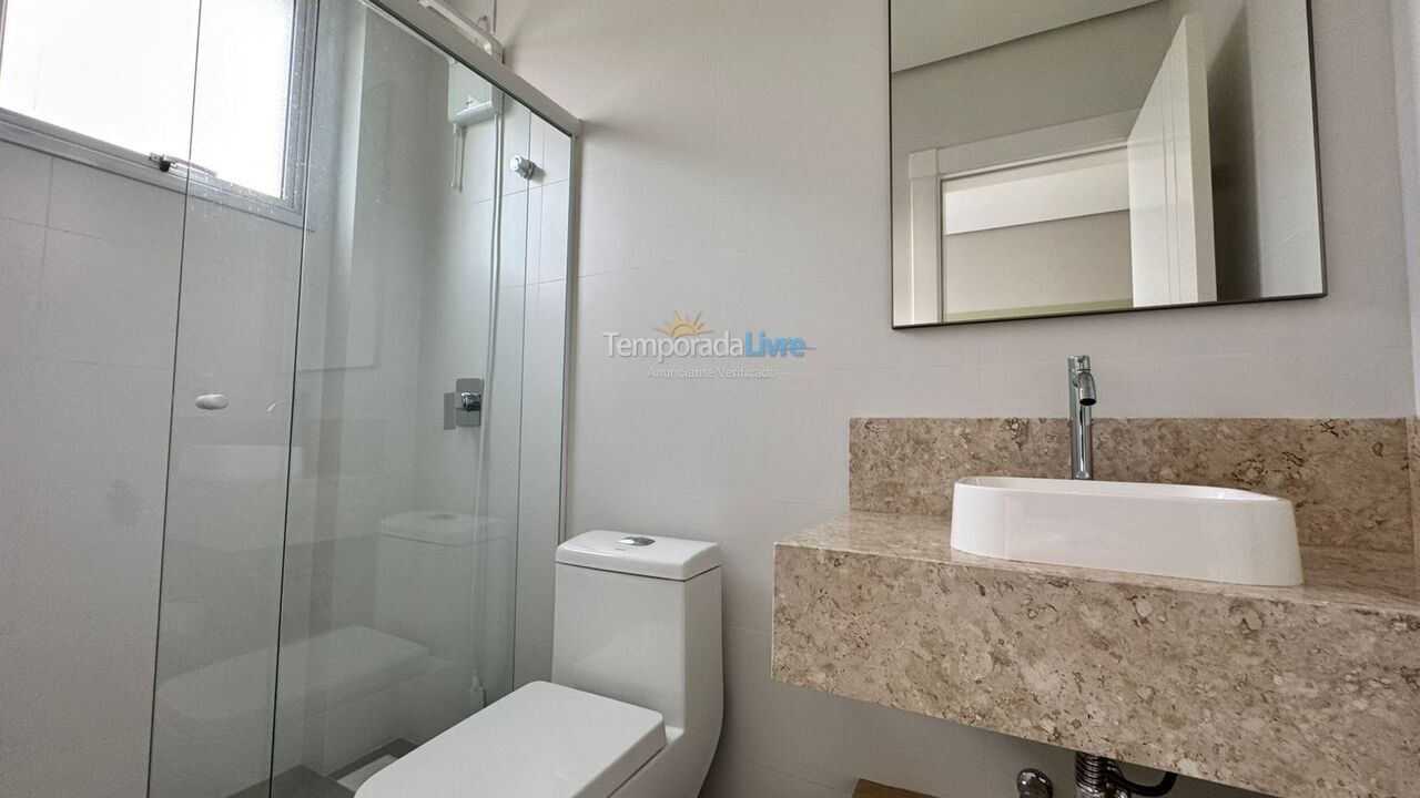 Apartamento para aluguel de temporada em Governador Celso Ramos (Praia Grande)