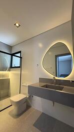 Newly opened modern house, 6 suites and full leisure facilities in Riviera