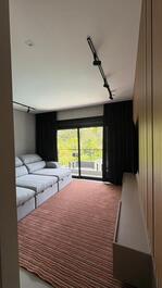 Newly opened modern house, 6 suites and full leisure facilities in Riviera