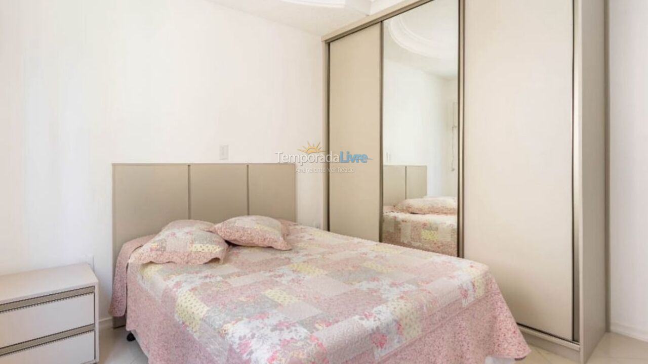 Apartment for vacation rental in Itapema (Meia Praia)