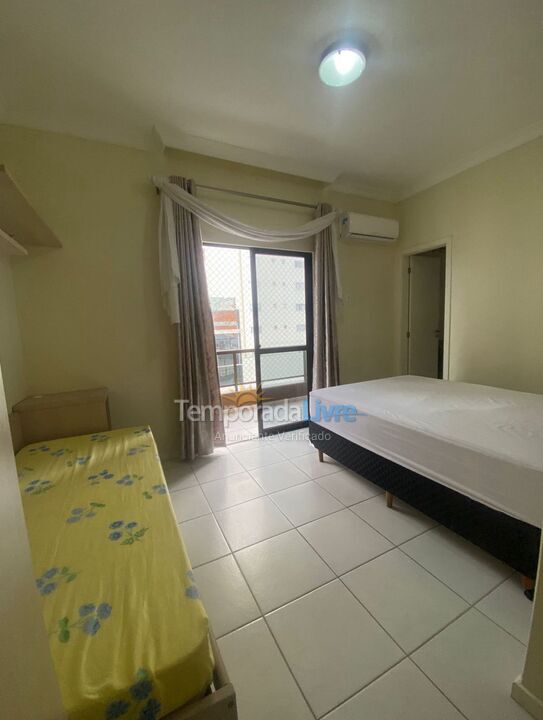 Apartamento para aluguel de temporada em Itapema (Meia Praia)