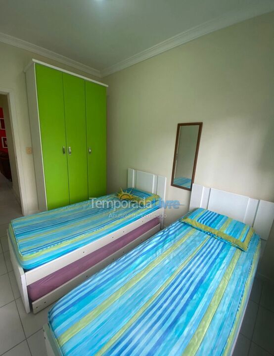 Apartamento para aluguel de temporada em Itapema (Meia Praia)