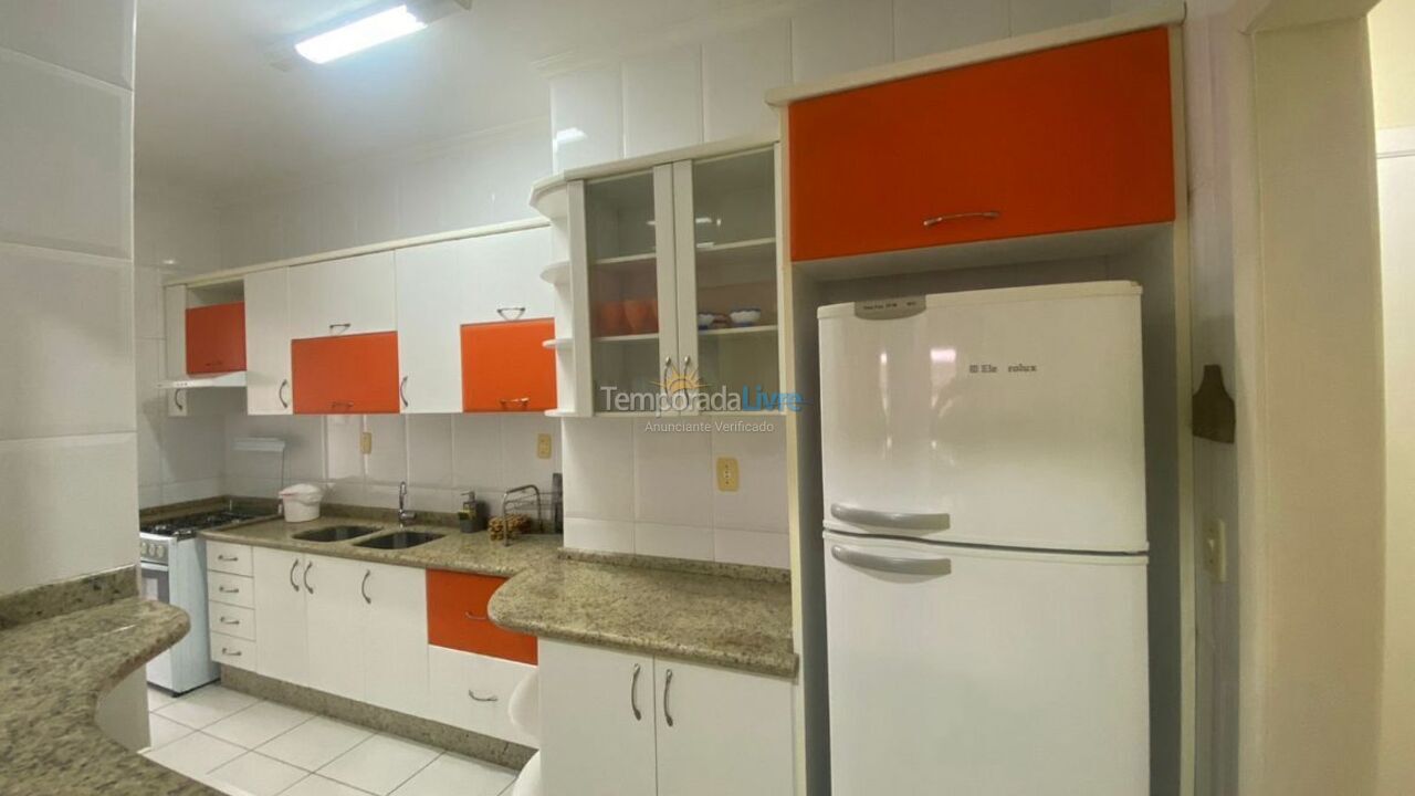 Apartamento para aluguel de temporada em Itapema (Meia Praia)