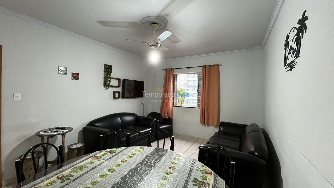 Sala visto da porta de entrada 2 Apartment for vacation rental in Guarujá (Pitangueiras)