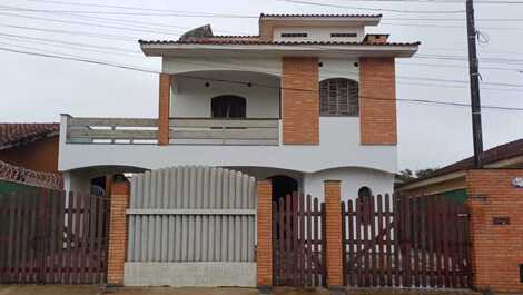 BEACH HOUSE WITH POOL IN ITANHAEM-SP