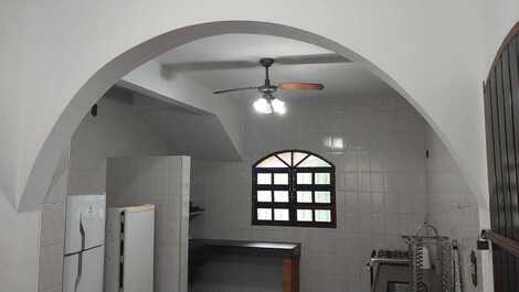 BEACH HOUSE WITH POOL IN ITANHAEM-SP