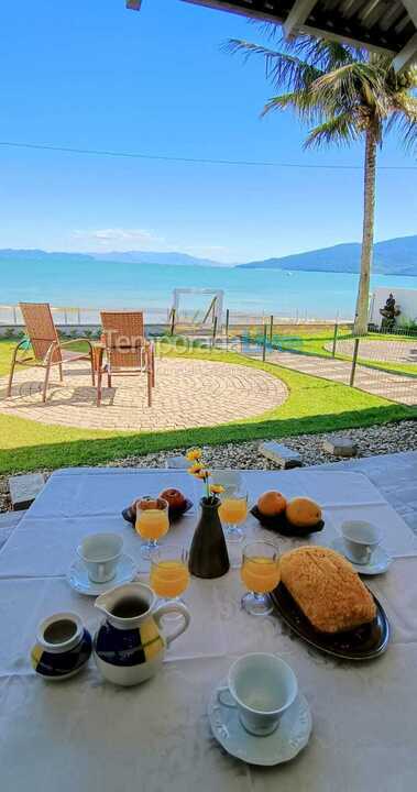 Casa para aluguel de temporada em Bombinhas (Morrinhos)