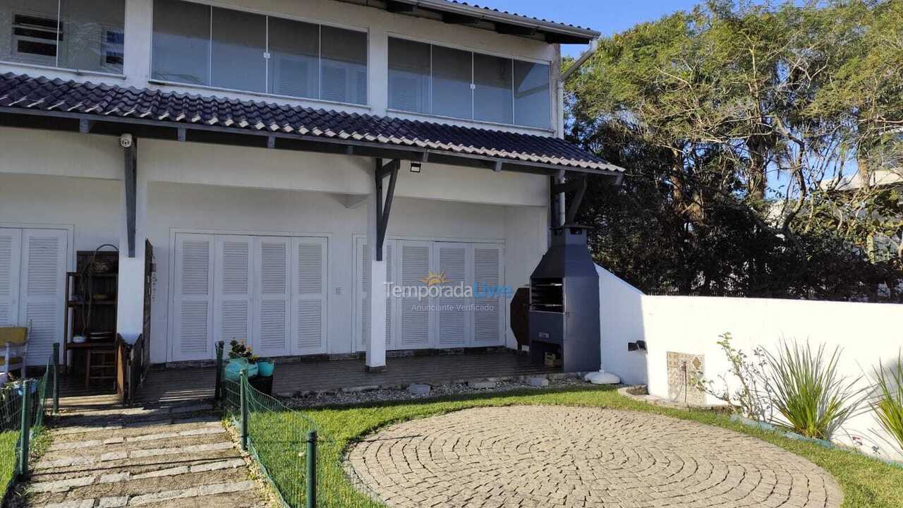 Casa para aluguel de temporada em Bombinhas (Morrinhos)