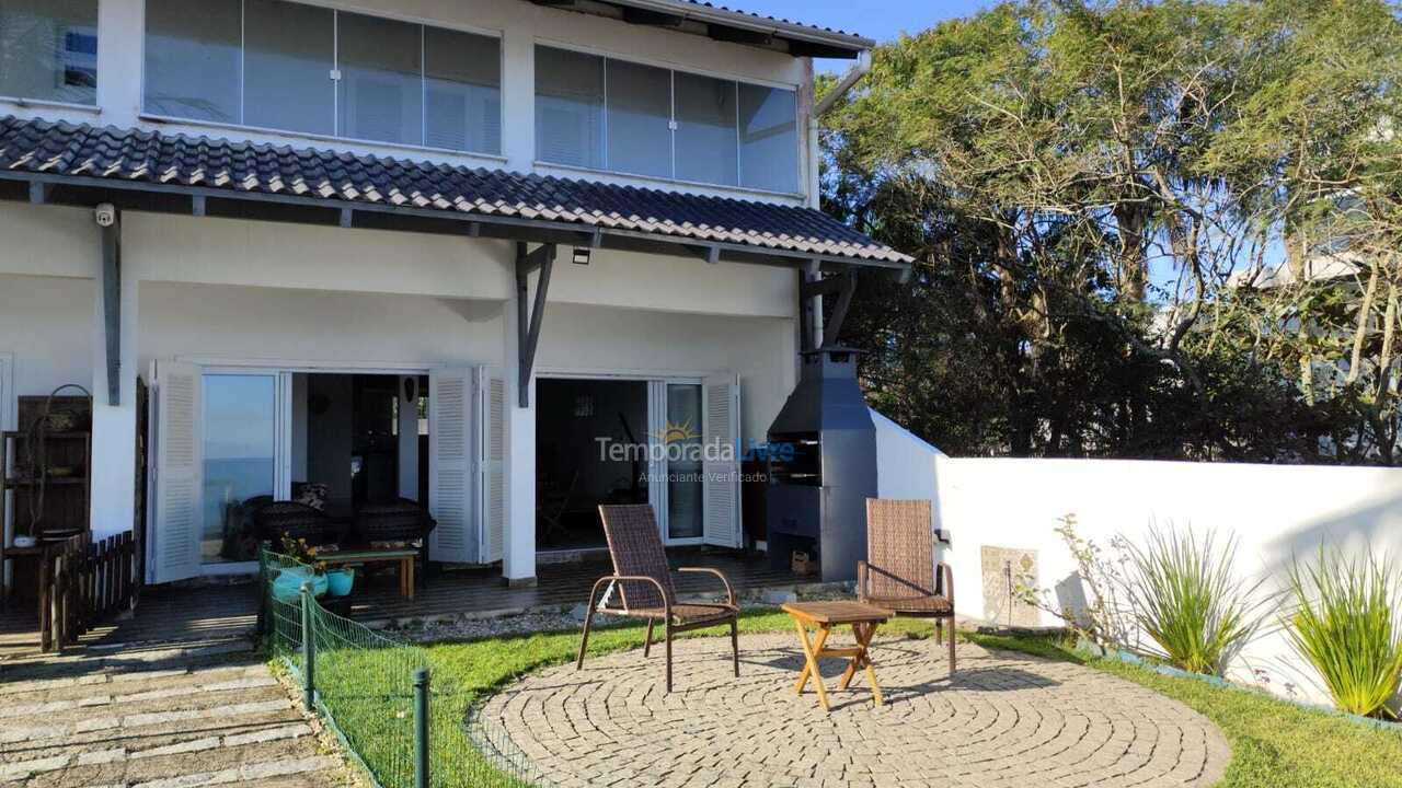 Casa para aluguel de temporada em Bombinhas (Morrinhos)