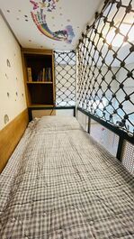 Apartamento Garden com 2 suítes, piscina, 680m do mar