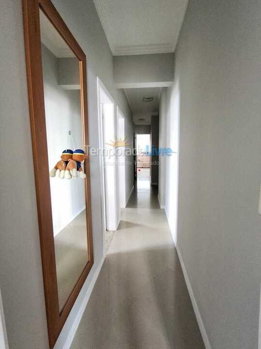 Apartamento para aluguel de temporada em Itapema (Meia Praia)