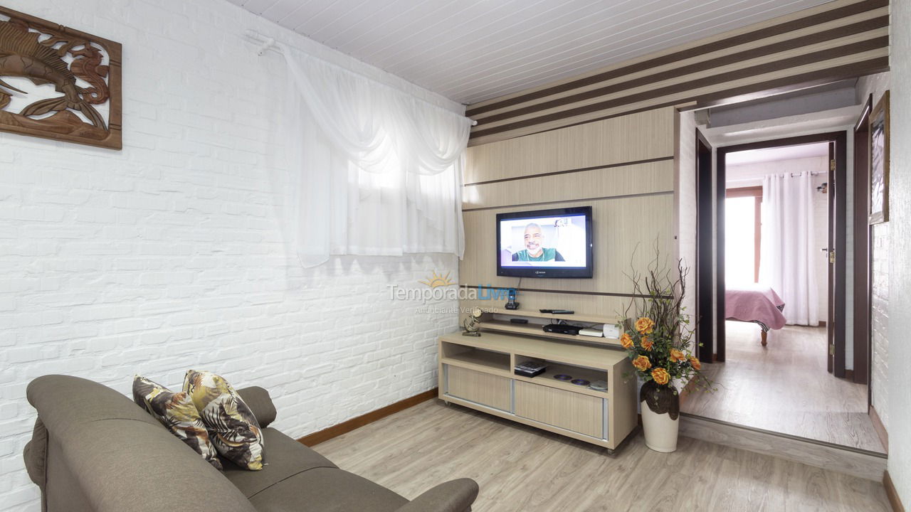 Casa para aluguel de temporada em Porto Belo (Centro)