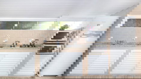 ÓTIMA CASA QUADRA MAR NA PRAIA DO CENTRO DE PORTO BELO