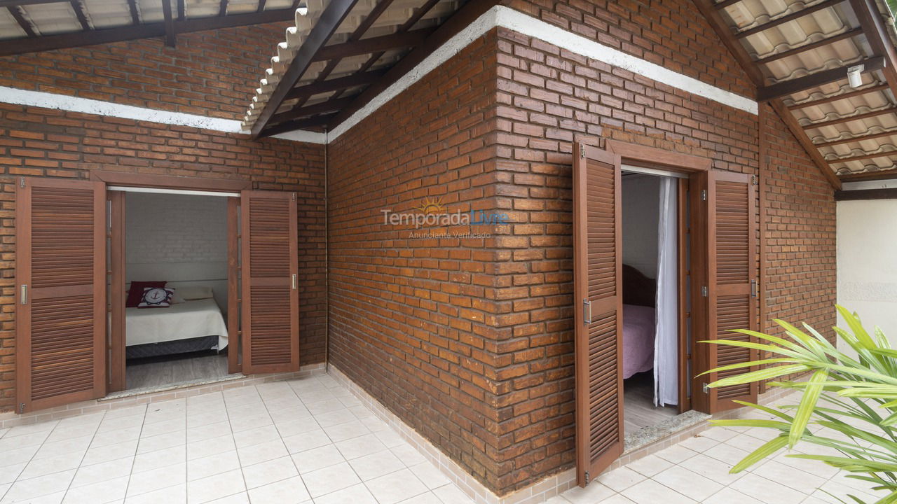 Casa para aluguel de temporada em Porto Belo (Centro)