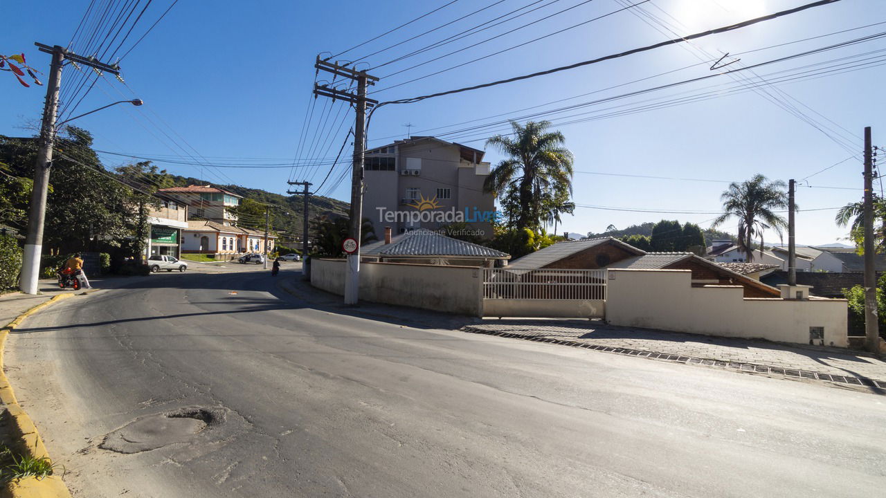 Casa para aluguel de temporada em Porto Belo (Centro)