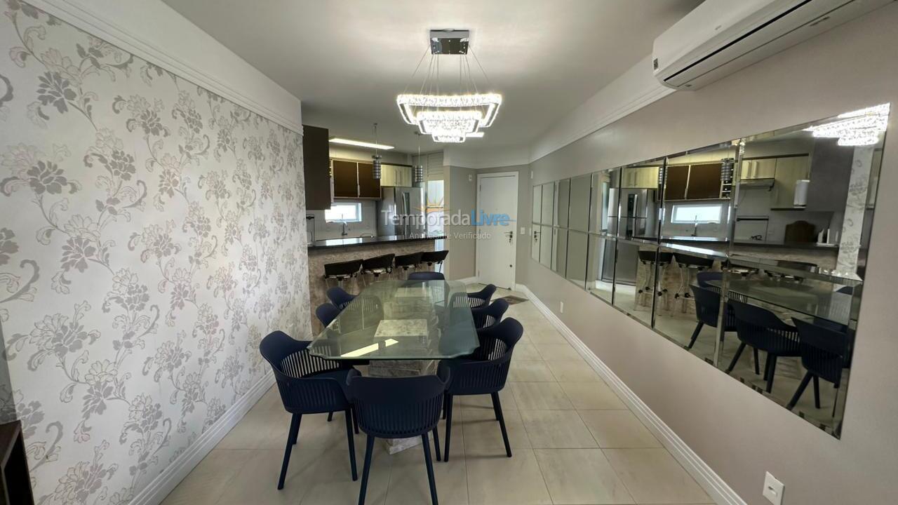 Apartamento para aluguel de temporada em Bombinhas (Praia de Bombas)