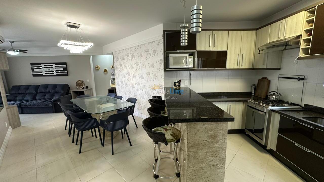 Apartamento para aluguel de temporada em Bombinhas (Praia de Bombas)