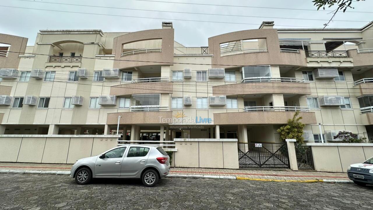 Apartamento para aluguel de temporada em Bombinhas (Praia de Bombas)