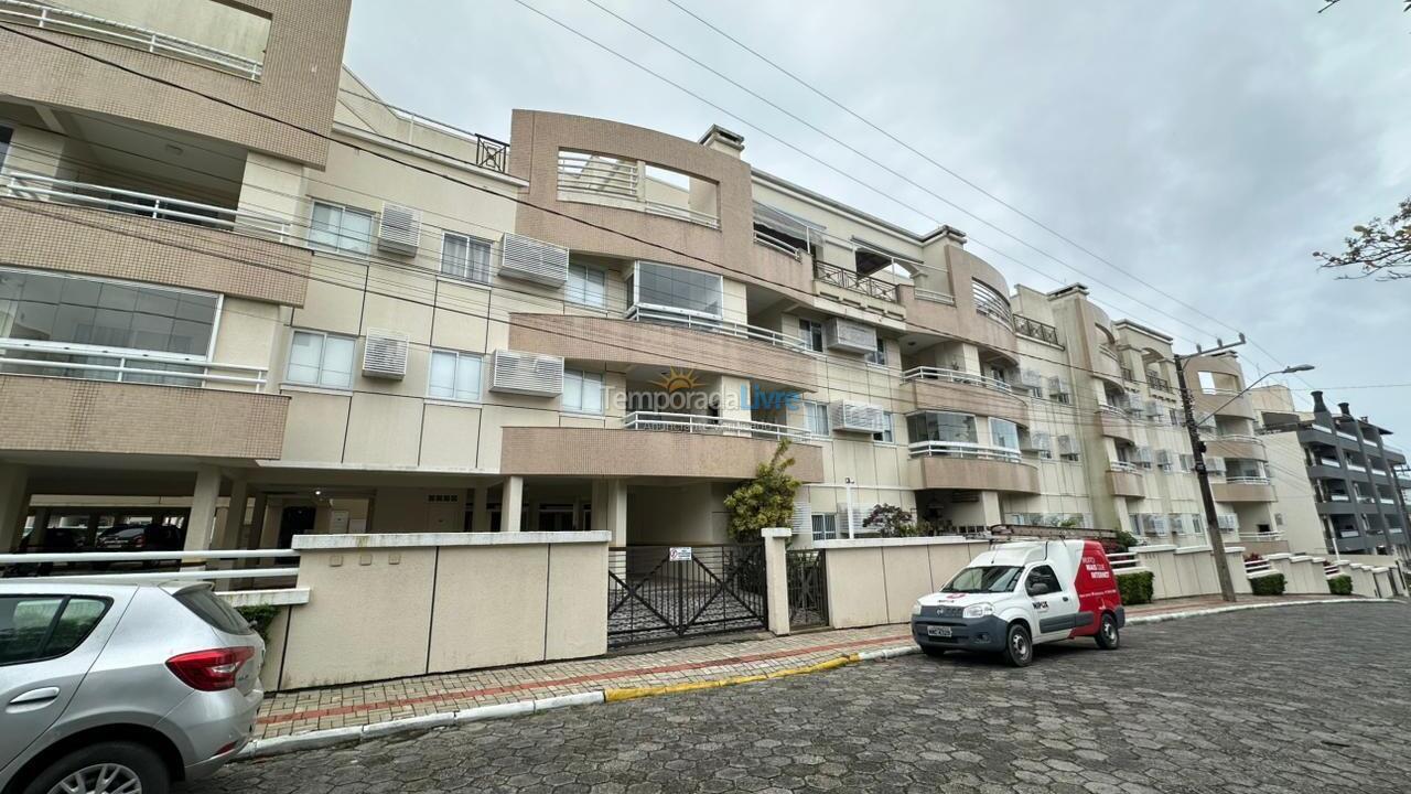 Apartamento para aluguel de temporada em Bombinhas (Praia de Bombas)