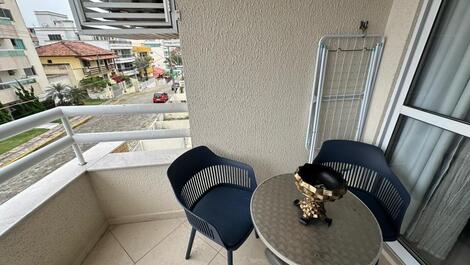 BELO E ACONCHEGANTE APARTAMENTO A 100 METROS DA PRAIA DE BOMBAS