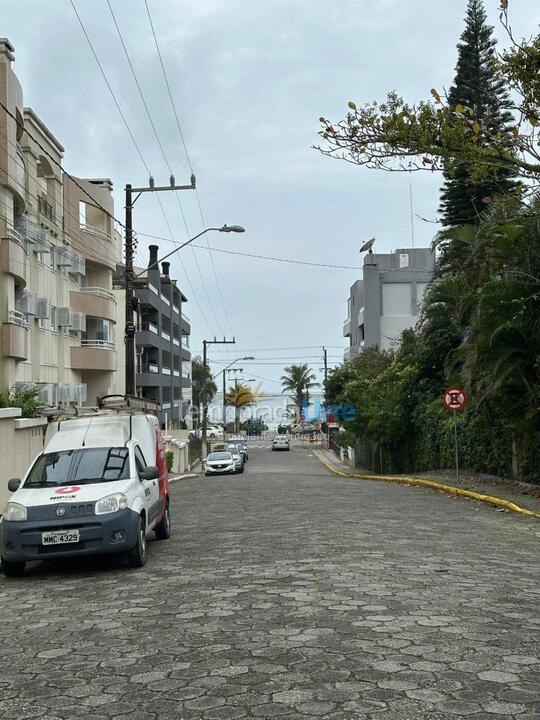 Apartamento para aluguel de temporada em Bombinhas (Praia de Bombas)