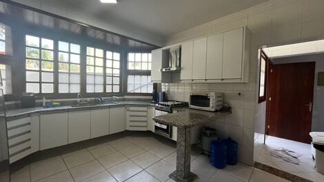 Casa Amarela - 5 dormitórios Riviera de São Lourenço