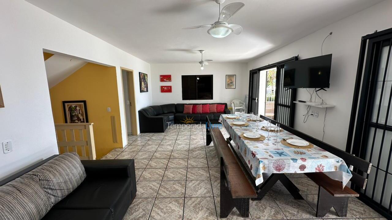 Casa para aluguel de temporada em Porto Belo (Centro)