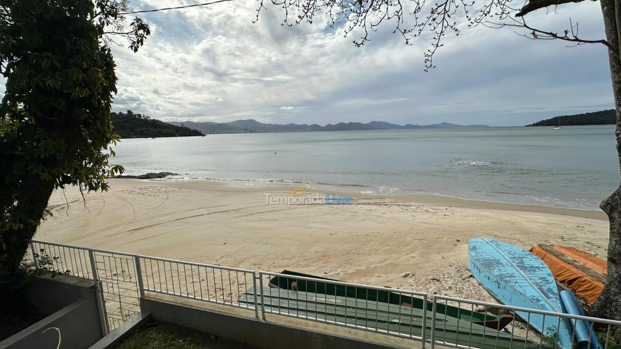 Casa para aluguel de temporada em Porto Belo (Centro)
