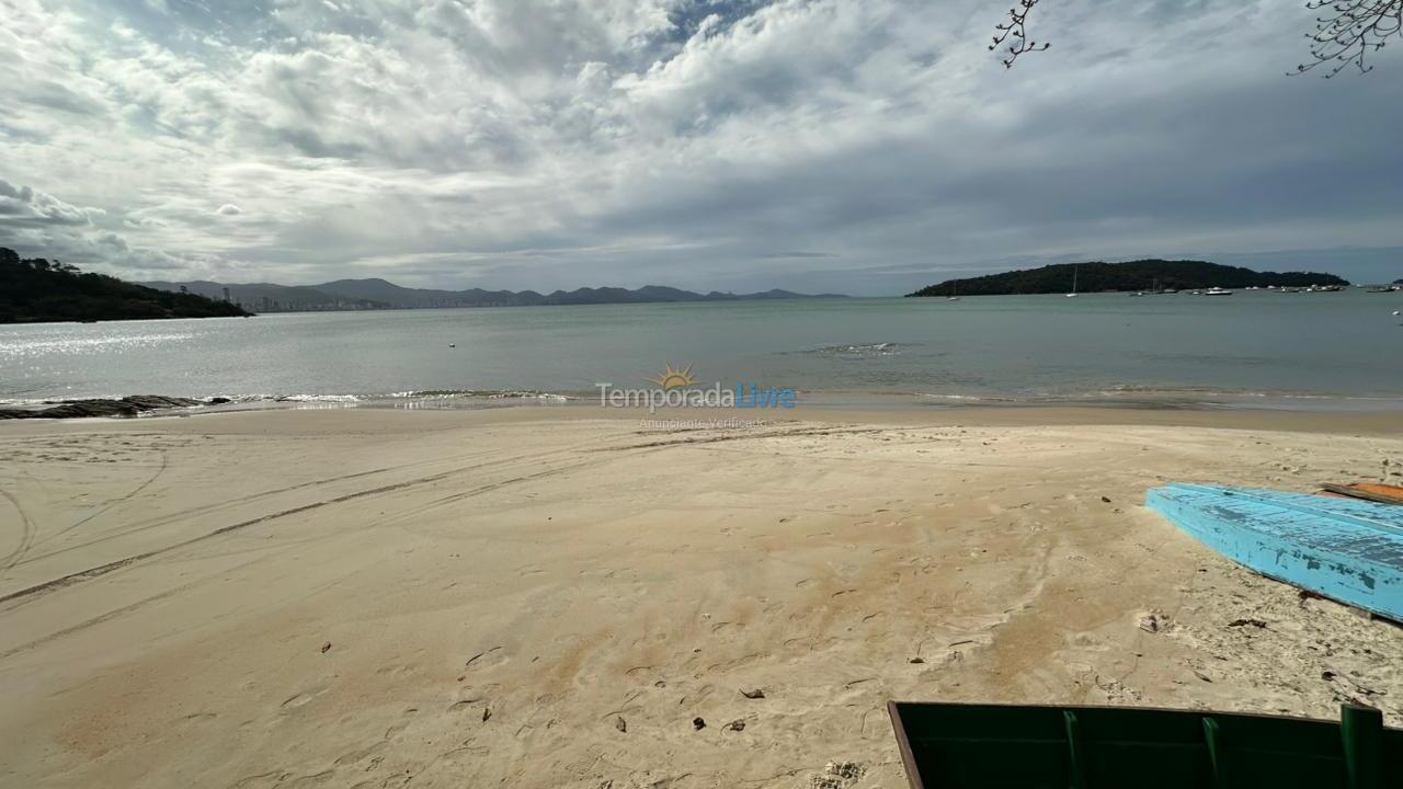 Casa para aluguel de temporada em Porto Belo (Centro)