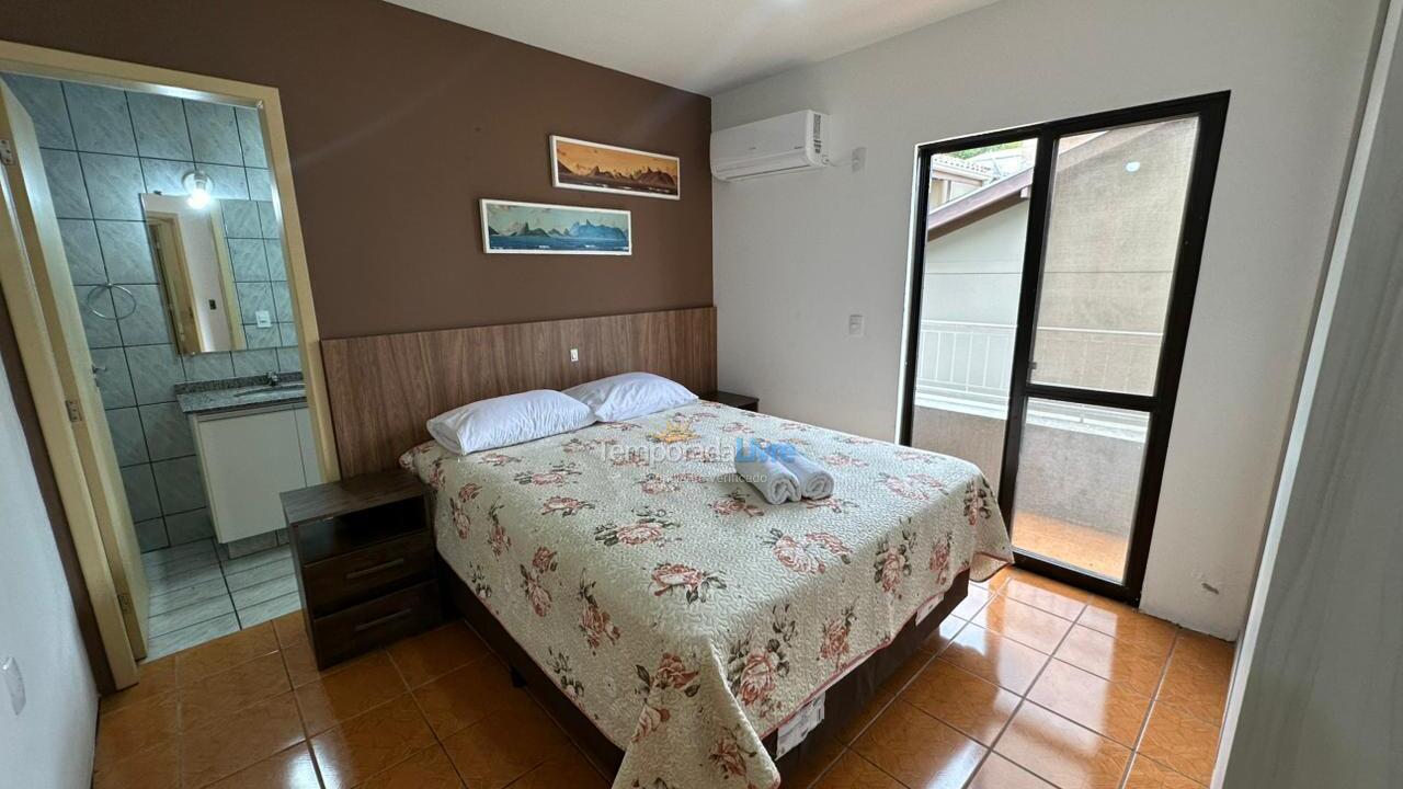 Casa para aluguel de temporada em Porto Belo (Centro)