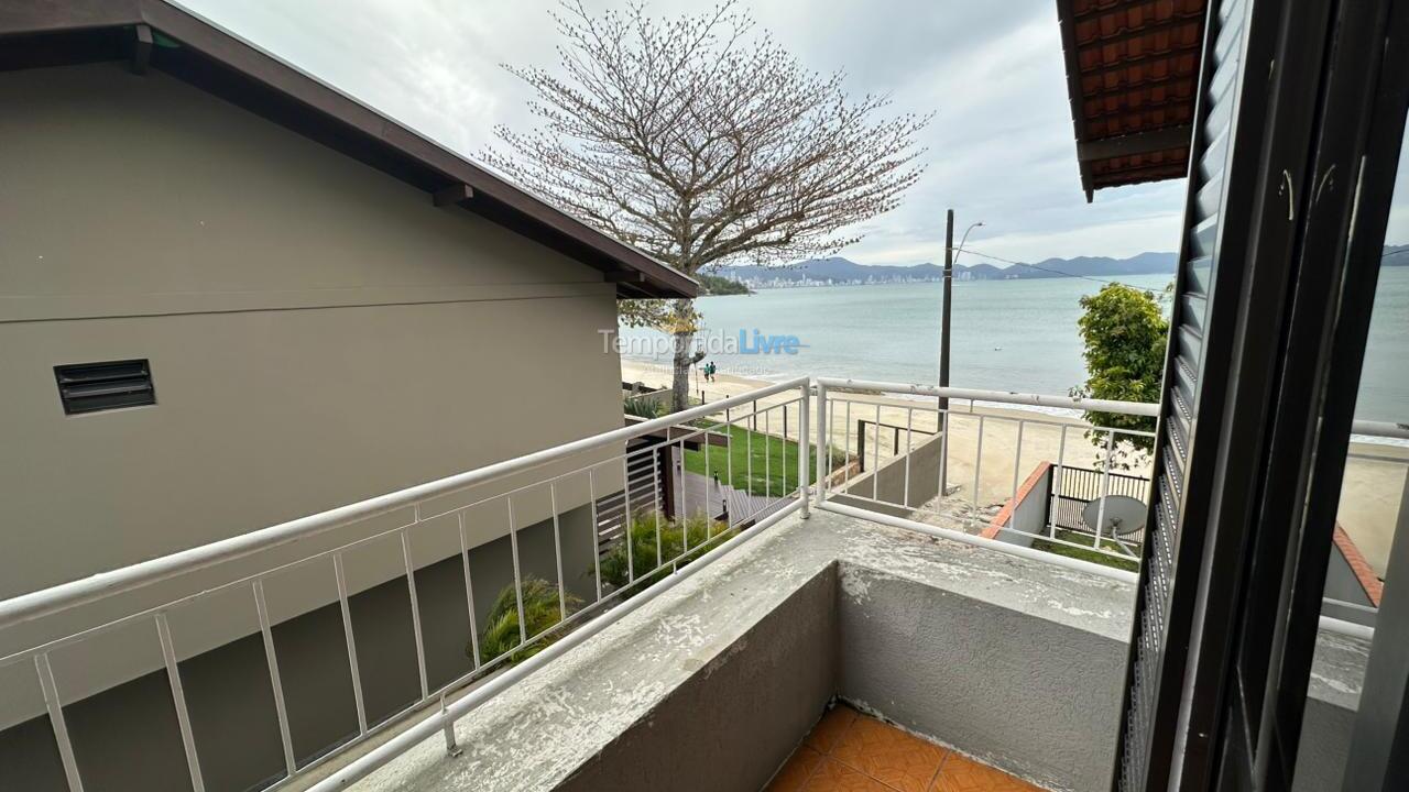 Casa para aluguel de temporada em Porto Belo (Centro)