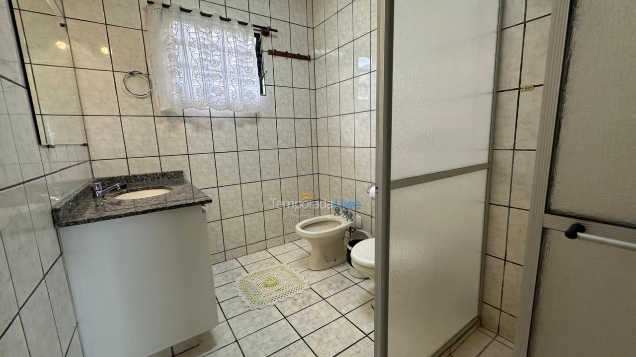 Casa para aluguel de temporada em Porto Belo (Centro)