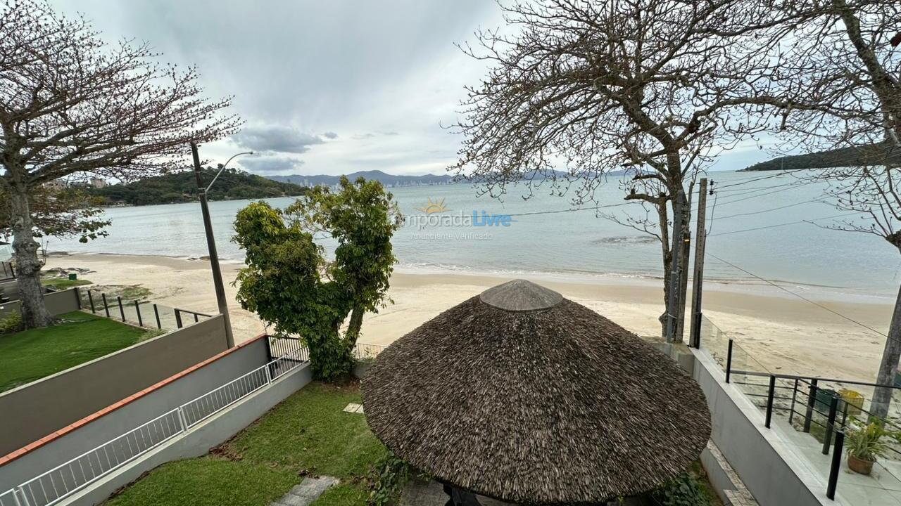 Casa para aluguel de temporada em Porto Belo (Centro)