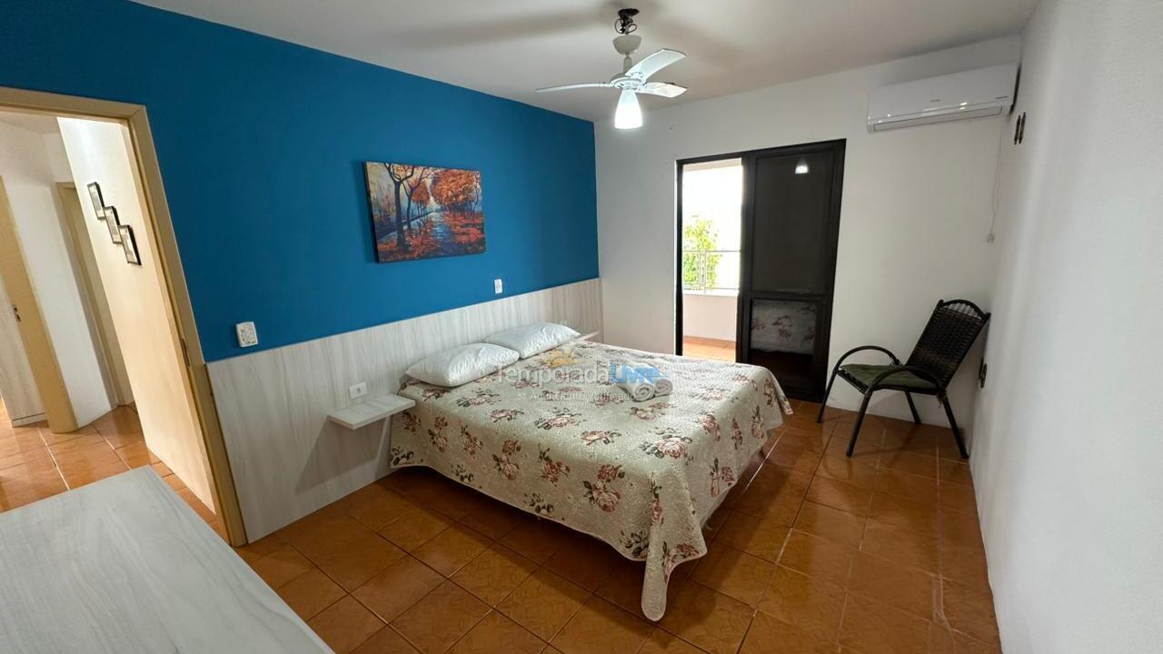 Casa para aluguel de temporada em Porto Belo (Centro)