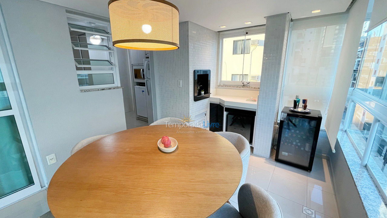 Apartamento para aluguel de temporada em Balneário Camboriú (Praia Central)