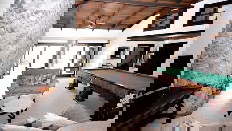 VENDO HERMOSA CASA EN EL CENTRO DE LA CIUDAD