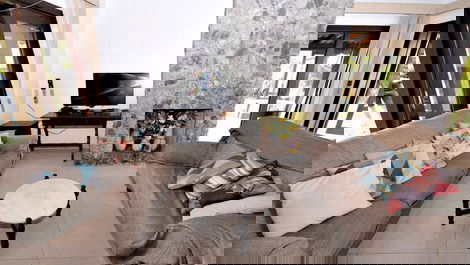 VENDO HERMOSA CASA EN EL CENTRO DE LA CIUDAD