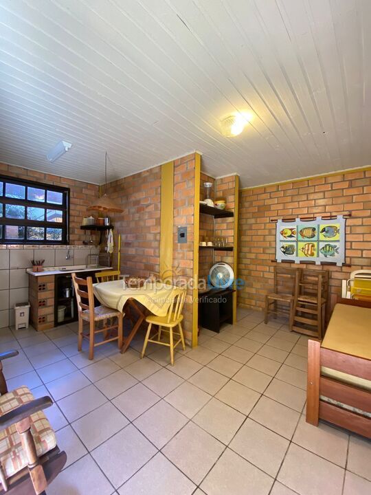 Apartamento para aluguel de temporada em Florianopolis (Canasvieiras)