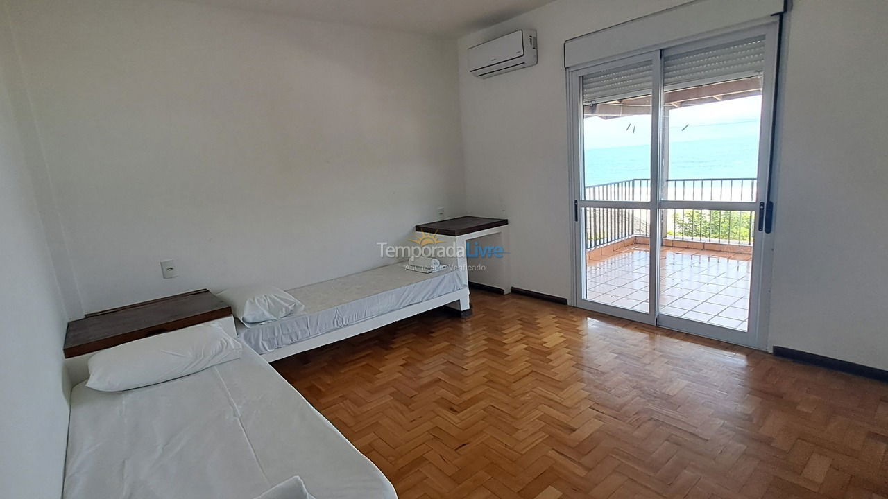 Casa para aluguel de temporada em Florianopolis (Praia dos Ingleses)