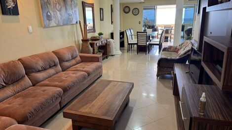 Apartamento Frente para o Mar em Meia Praia - Itapema SC