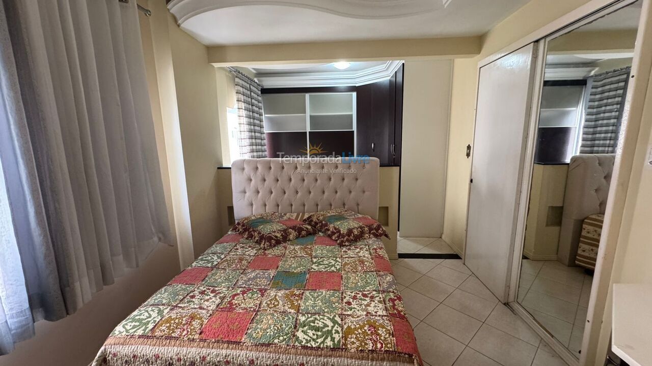 Apartamento para aluguel de temporada em Itapema (Meia Praia)
