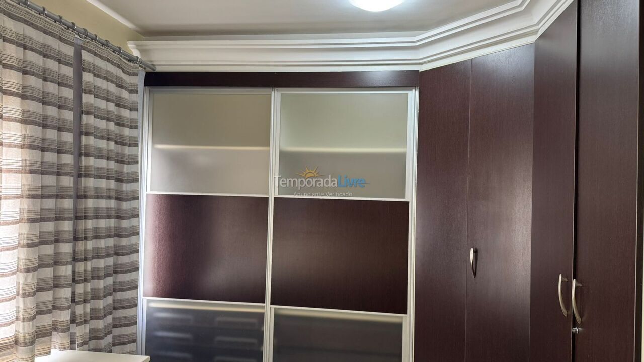 Apartamento para aluguel de temporada em Itapema (Meia Praia)