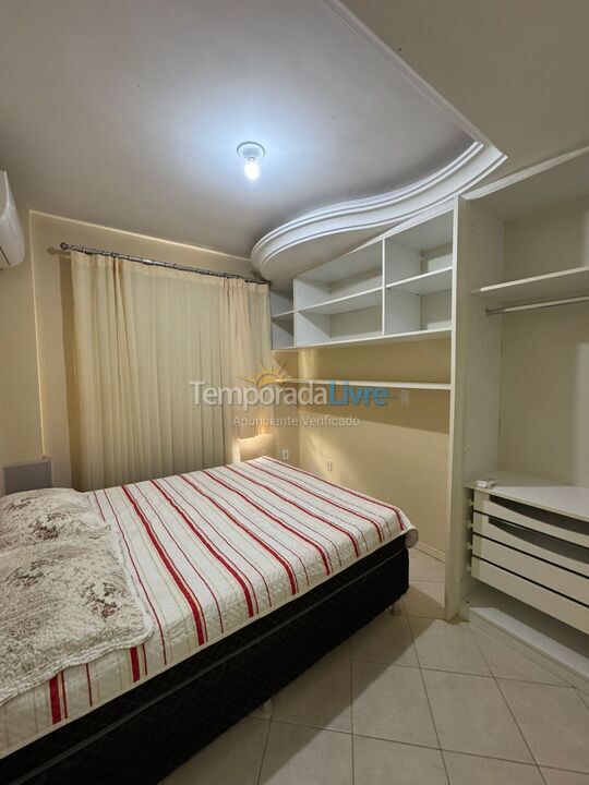 Apartamento para aluguel de temporada em Itapema (Meia Praia)