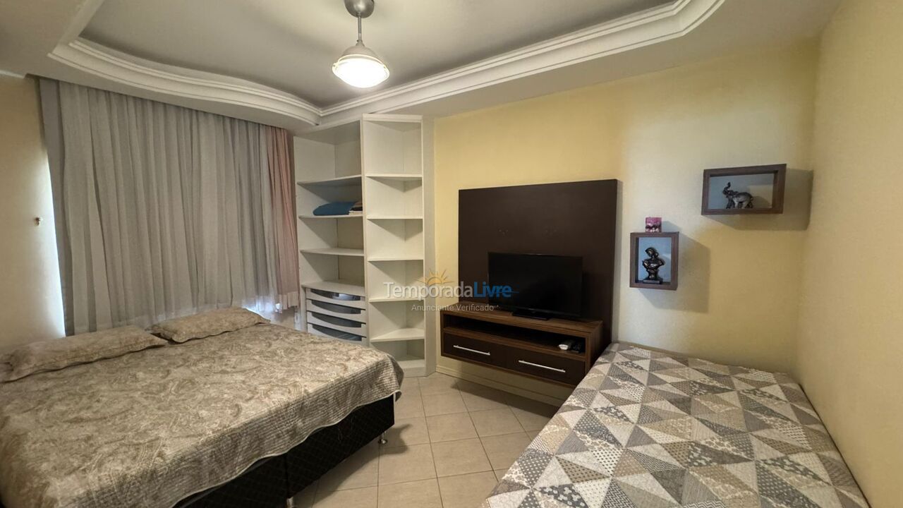 Apartamento para aluguel de temporada em Itapema (Meia Praia)