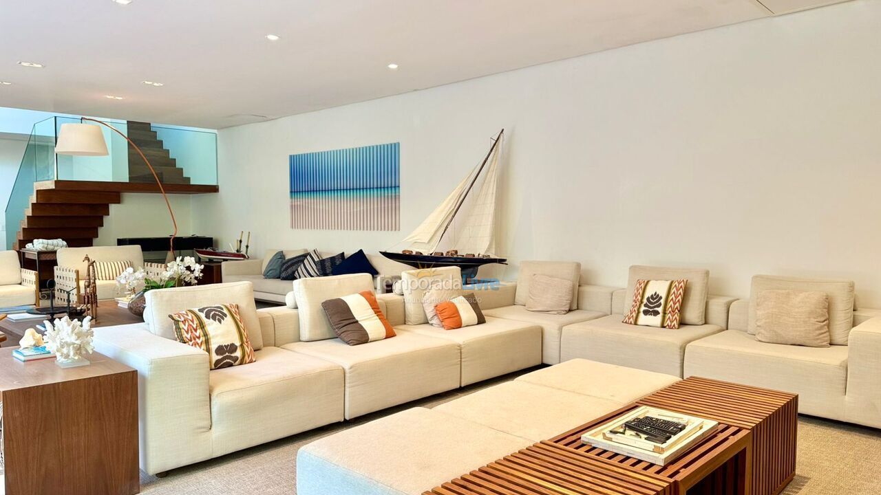 Casa para aluguel de temporada em São Sebastião (Praia da Baleia)