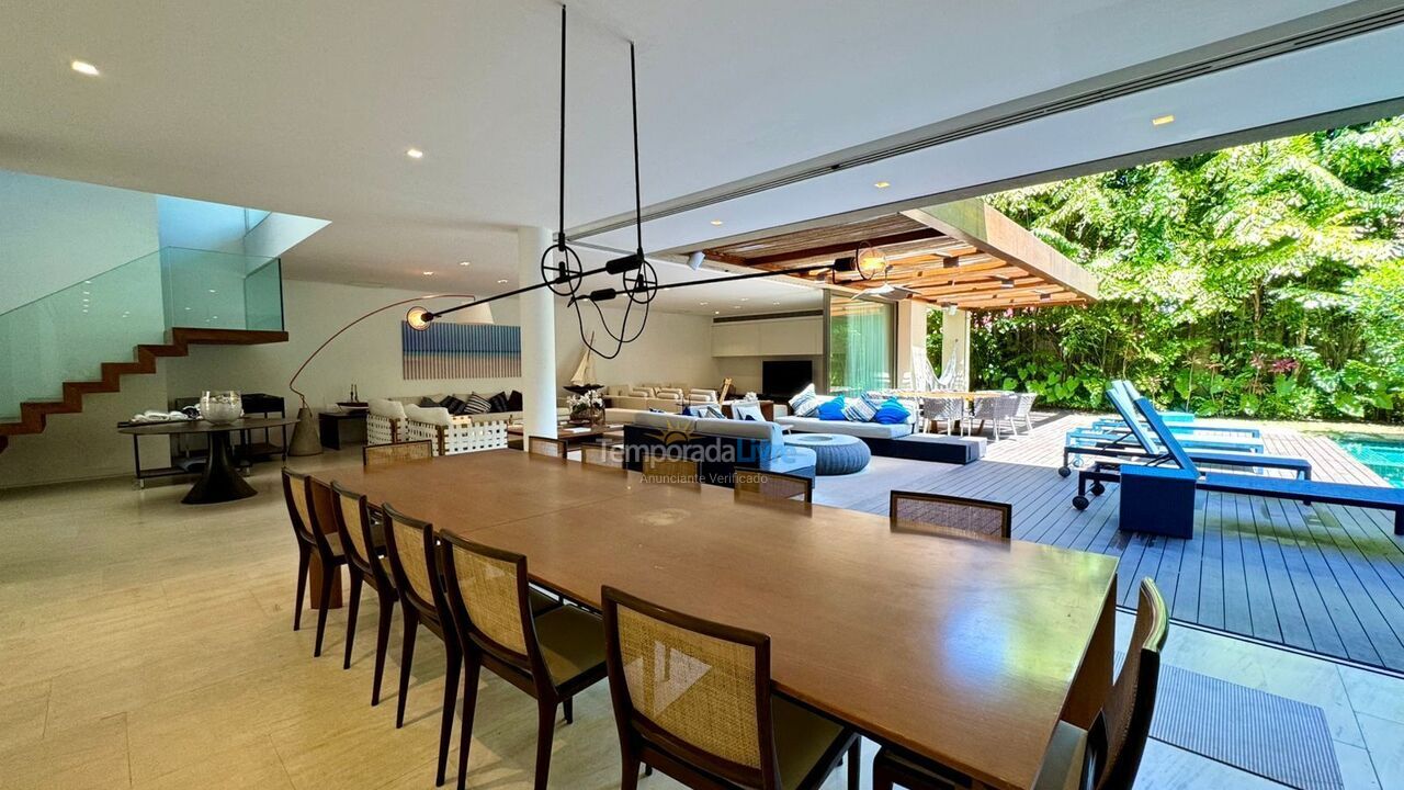 Casa para aluguel de temporada em São Sebastião (Praia da Baleia)