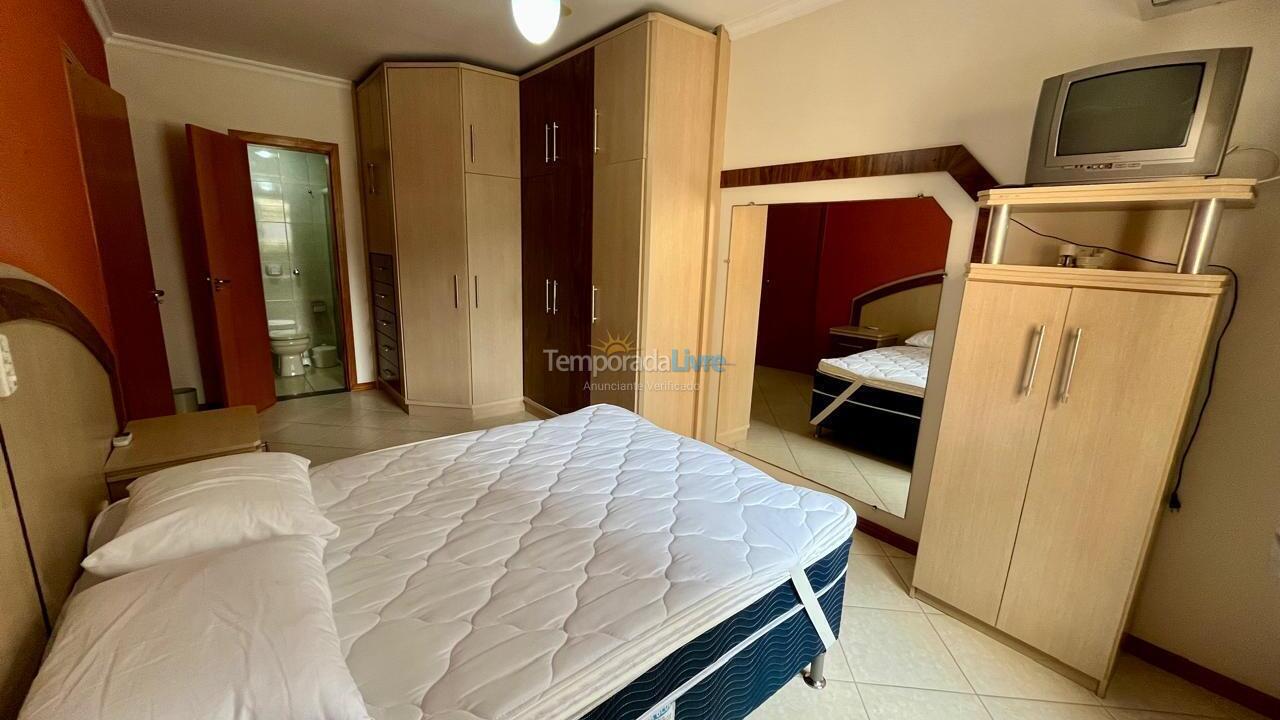 Apartment for vacation rental in Itapema (Meia Praia)