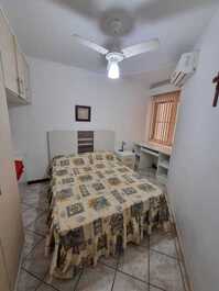 Great 2-bedroom apartment facing the avenue.